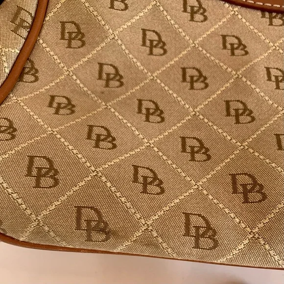 DOONEY & BOURKE Signature Logo Handbag Shoulder Bag Purse. Tan and Brown. - Picture 9 of 15